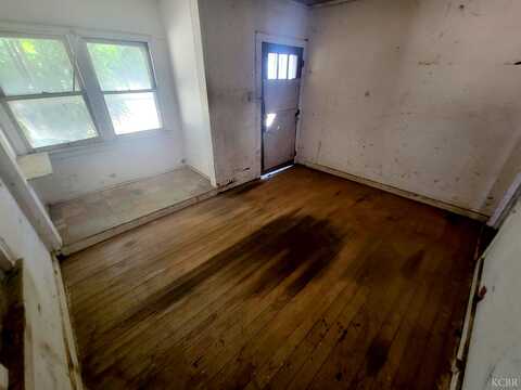2Nd, HANFORD, CA 93230