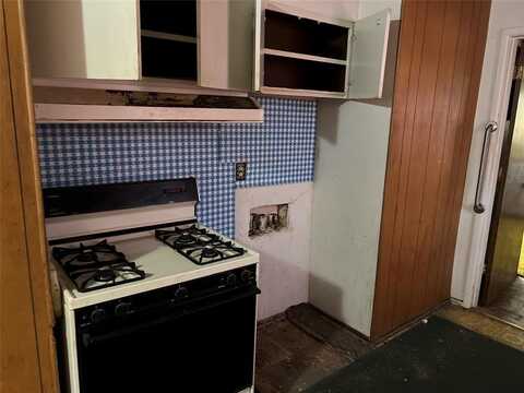 Tucker, ARLINGTON, TX 76010