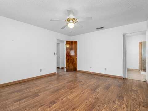 Royal Oaks, VISALIA, CA 93277