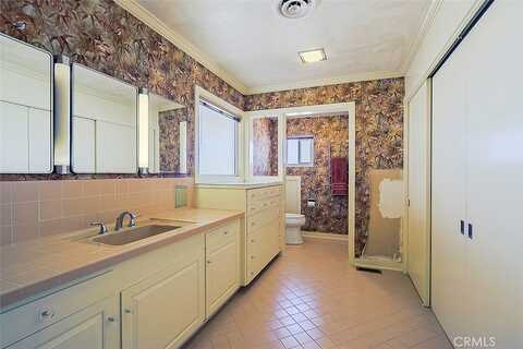 Avenue Y4, LLANO, CA 93544