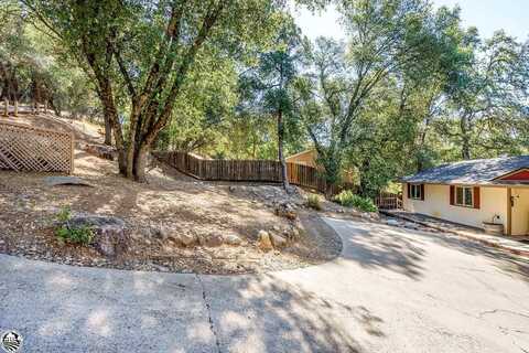 Paseo De Los Robles, SONORA, CA 95370