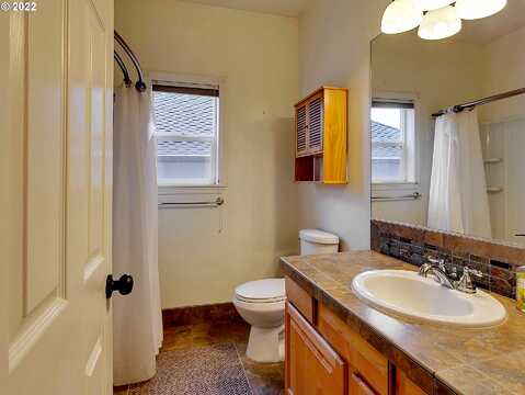 Hillshire, PORTLAND, OR 97223
