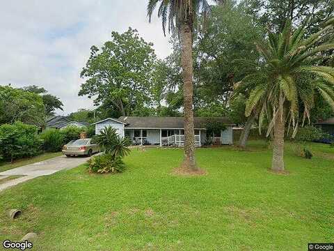 5Th, CLUTE, TX 77531