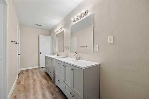 Walnut, MANSFIELD, TX 76063