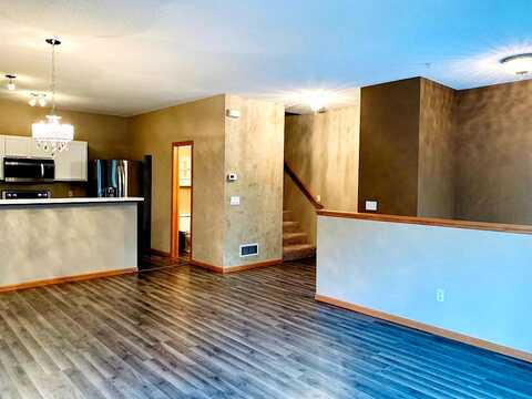 Willoughby, HOPKINS, MN 55305