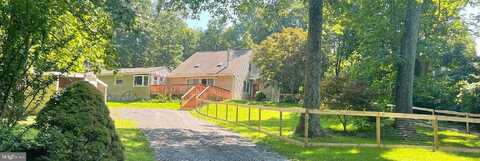 Luchase, LINDEN, VA 22642