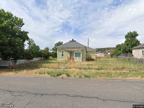 Broadway, GOLDENDALE, WA 98620
