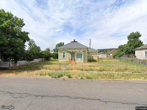 Broadway, GOLDENDALE, WA 98620