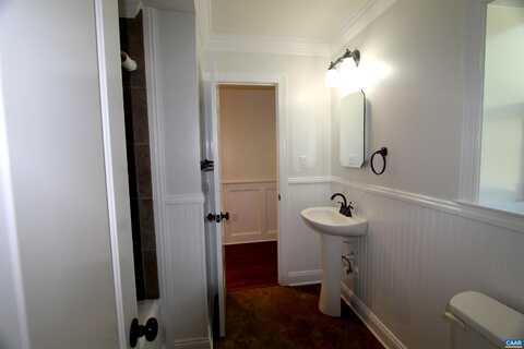 Lakeside, CHARLOTTESVILLE, VA 22901