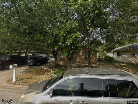 Laura, COLLEGE STATION, TX 77840