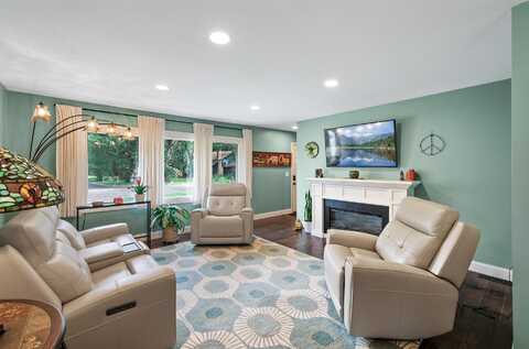 Riverview, CHAMPLIN, MN 55316