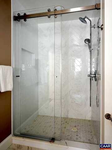 Garth Oaks, CHARLOTTESVILLE, VA 22901