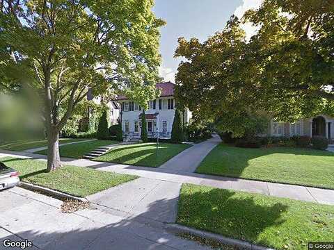 Summit, MILWAUKEE, WI 53211