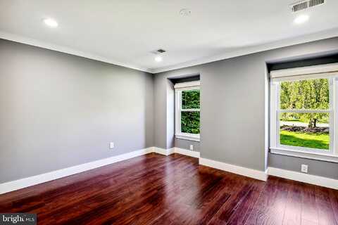 Devenish, OAKTON, VA 22124
