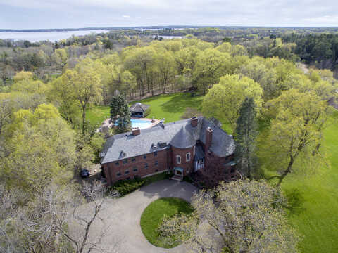 Fox, WAYZATA, MN 55391