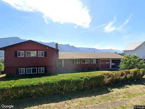 Tari, STEVENSON, WA 98648