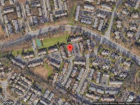Fox Lake, FAIRFAX, VA 22033