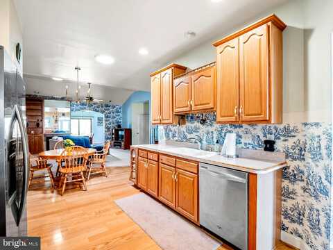 Lynn, STEPHENS CITY, VA 22655