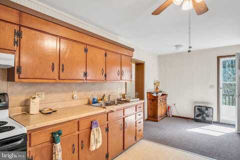 Sandbank, MOUNT HOLLY SPRINGS, PA 17065