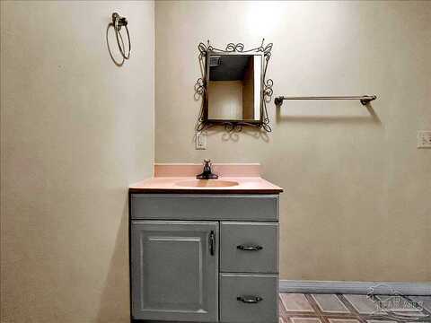 Shores, NAVARRE, FL 32566