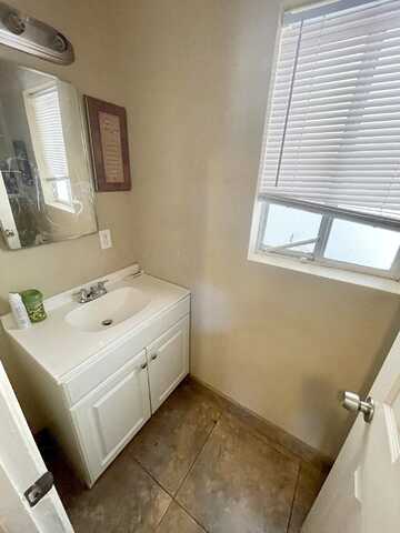 Edwards, BAKERSFIELD, CA 93306