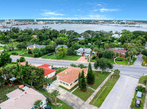 Revilo, DAYTONA BEACH, FL 32118