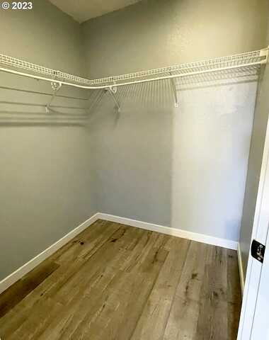 Brackenwood, BEAVERTON, OR 97003
