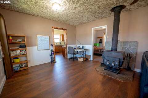 10Th, TILLAMOOK, OR 97141