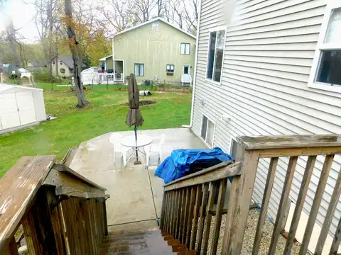 Oak, TWIN LAKES, WI 53181
