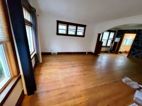 Walton, RACINE, WI 53402