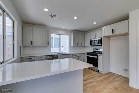 Ashton Pines, LAS VEGAS, NV 89147
