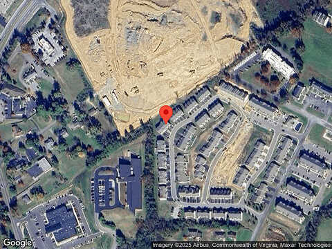 Village Green, ROANOKE, VA 24019