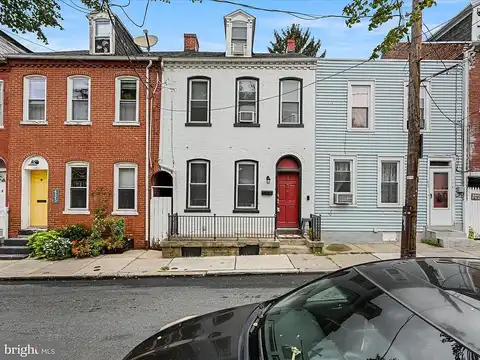 Strawberry, LANCASTER, PA 17602