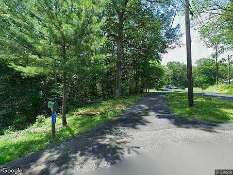 Betsy, STROUDSBURG, PA 18360