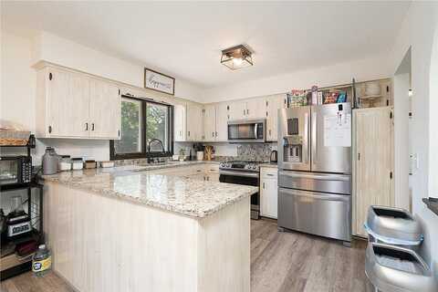 Edgewater, SAINT PAUL, MN 55112