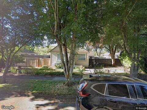 4Th, NEWBERG, OR 97132