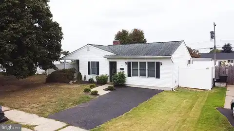 Palm, LEVITTOWN, PA 19054