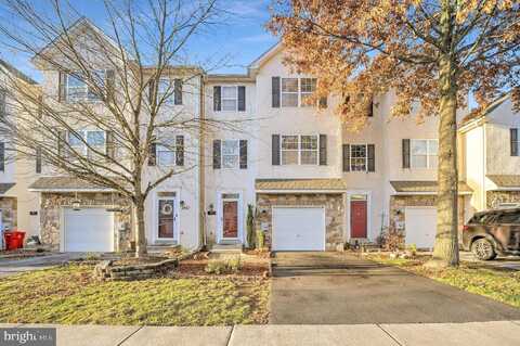 Laura, POTTSTOWN, PA 19464