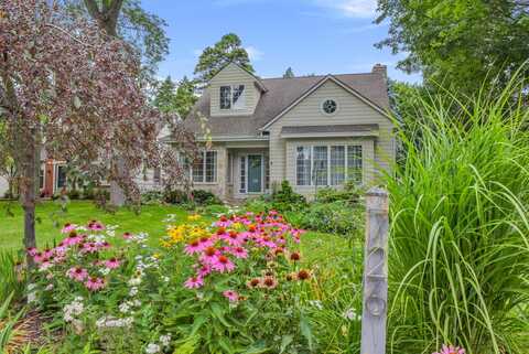 Apple Tree, MILWAUKEE, WI 53217