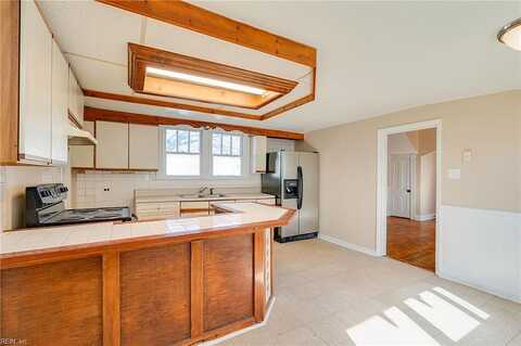Hull, CHESAPEAKE, VA 23324