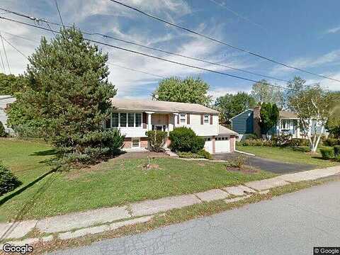 Dori, POTTSTOWN, PA 19464