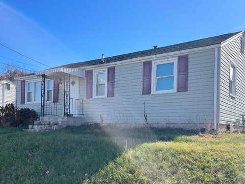 Delphine, WAYNESBORO, VA 22980
