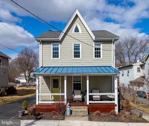 Main, ELVERSON, PA 19520