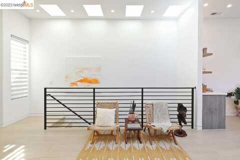 Willow, OAKLAND, CA 94607