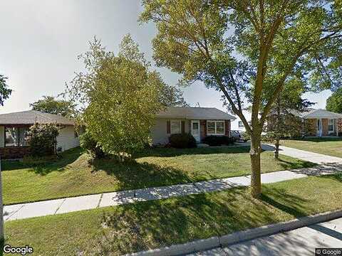 Lenora, WEST BEND, WI 53090