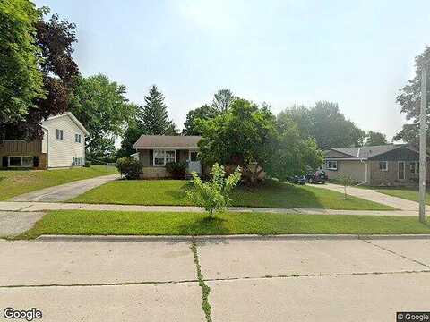 Victoria, WEST BEND, WI 53090