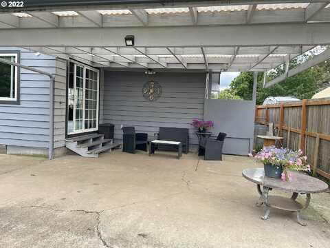 Ridings, MOLALLA, OR 97038