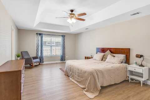 Lauren, DESTIN, FL 32541