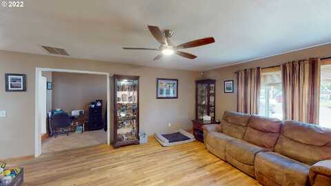 Susan, ROSEBURG, OR 97471