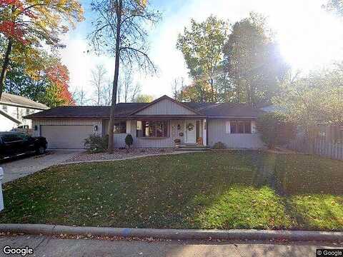 Scarlet Oak, APPLETON, WI 54915
